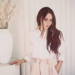 Female Entrepreneur Marketing Expert | Xhen